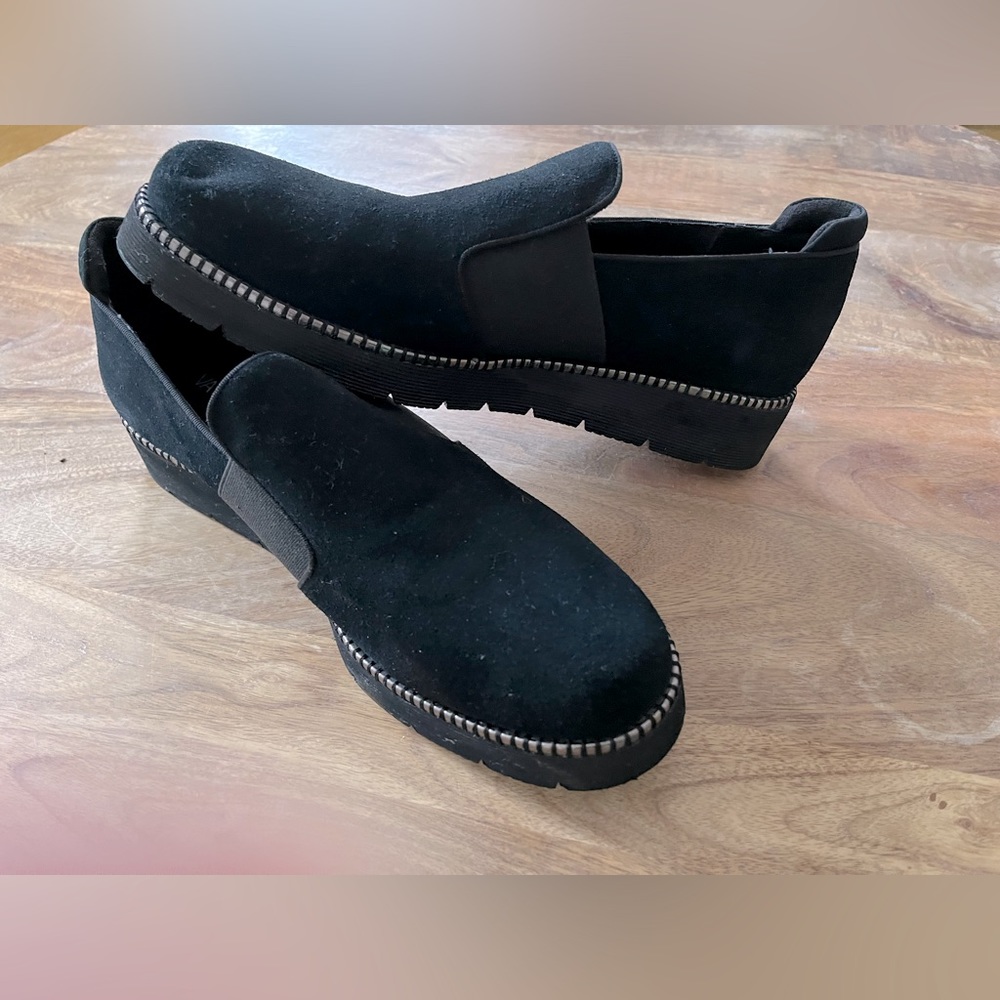 VANELi Italian suede loafers